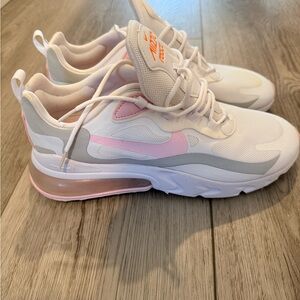 Nike Air Max 270 React Womens Sneakers Cream Pink Size 11.5